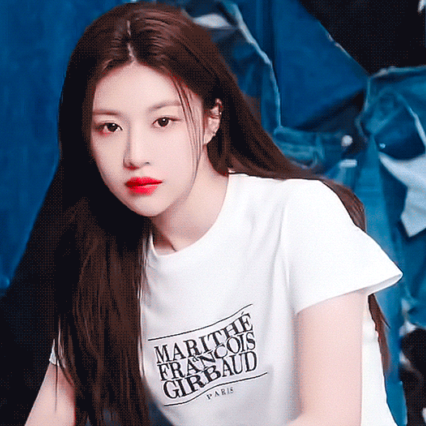 Behind-the-scenes cut of Go Younjung