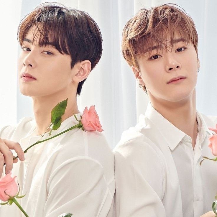 Latest photo of Cha Eunwoo