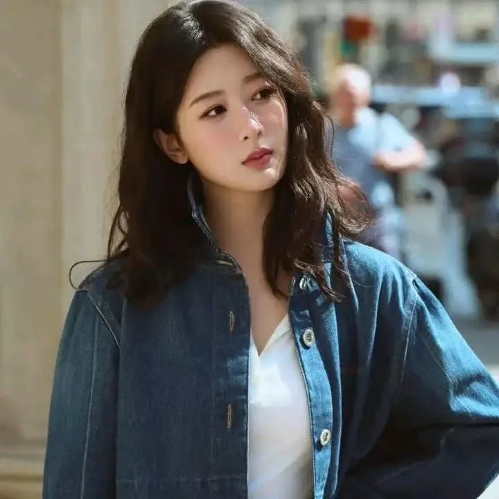 Latest photo of Yang Zi