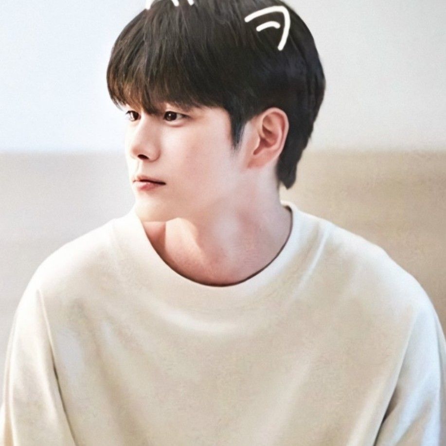 邕圣祐的最新照片