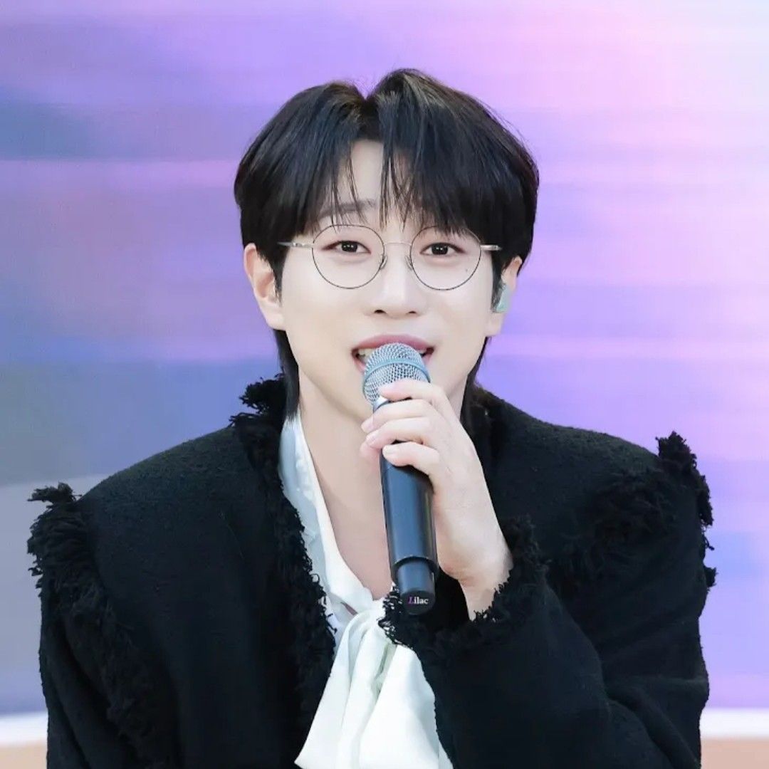 Recent activity shot of An Sunghoon