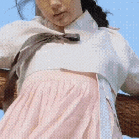 Behind-the-scenes cut of Park Minyoung