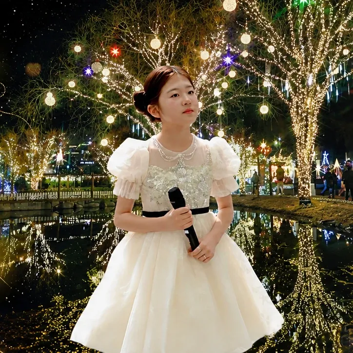 A moment captured by a fan of Yoon Yoonseo