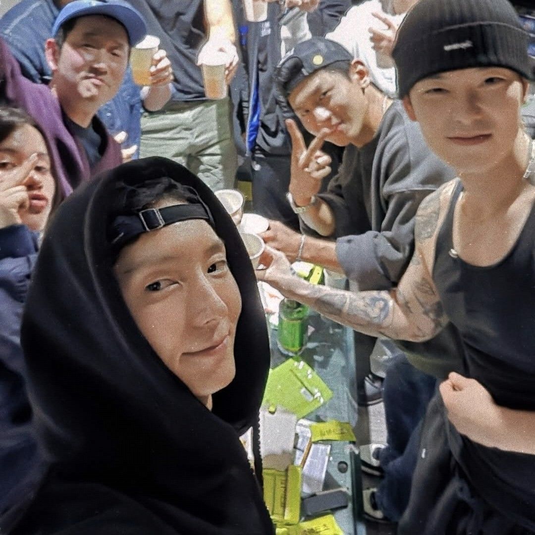 Behind-the-scenes cut of Lee Joongi