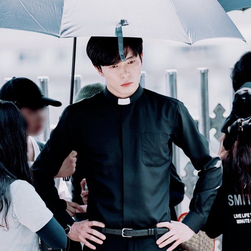 A moment captured by a fan of Kim Jaewook