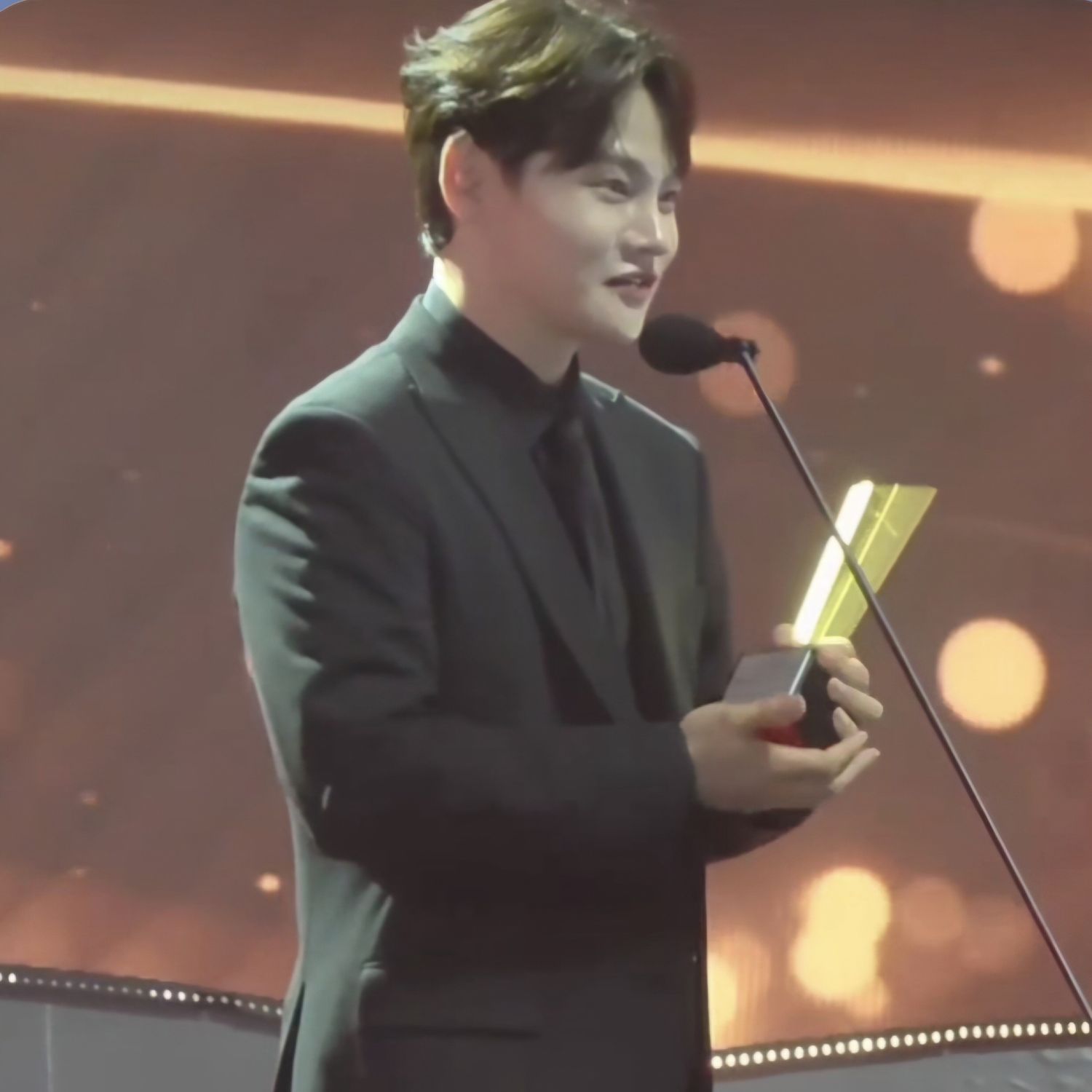 パク・ソジンのビハインドカット