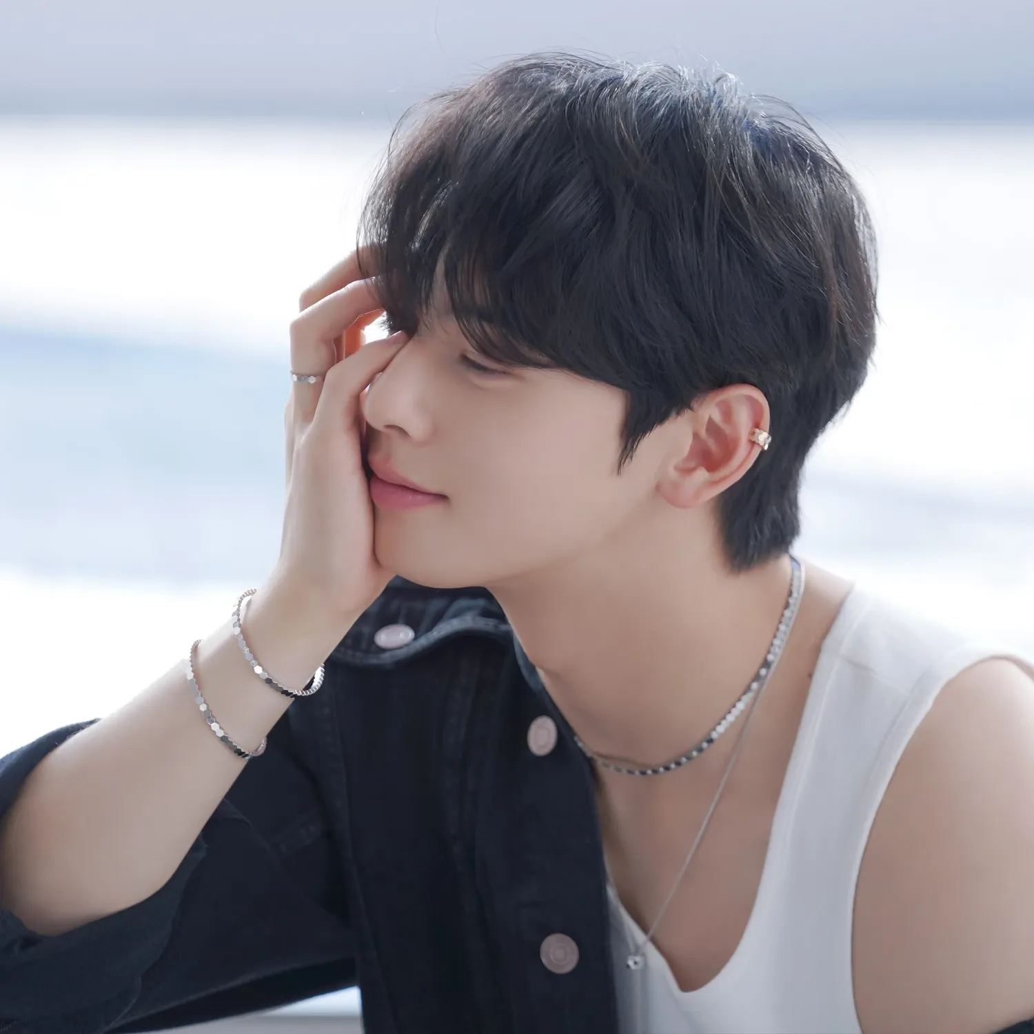 Latest photo of Cha Eunwoo