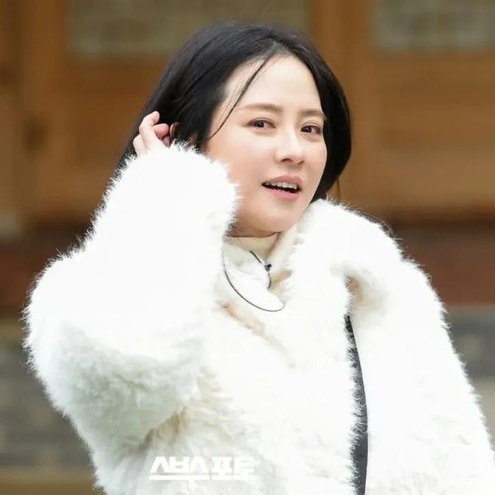 Momen yang diabadikan oleh penggemar Song Jihyo