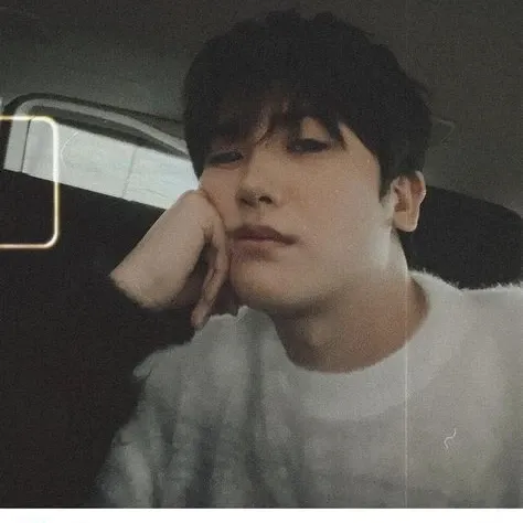 Currently spotlighted celeb post