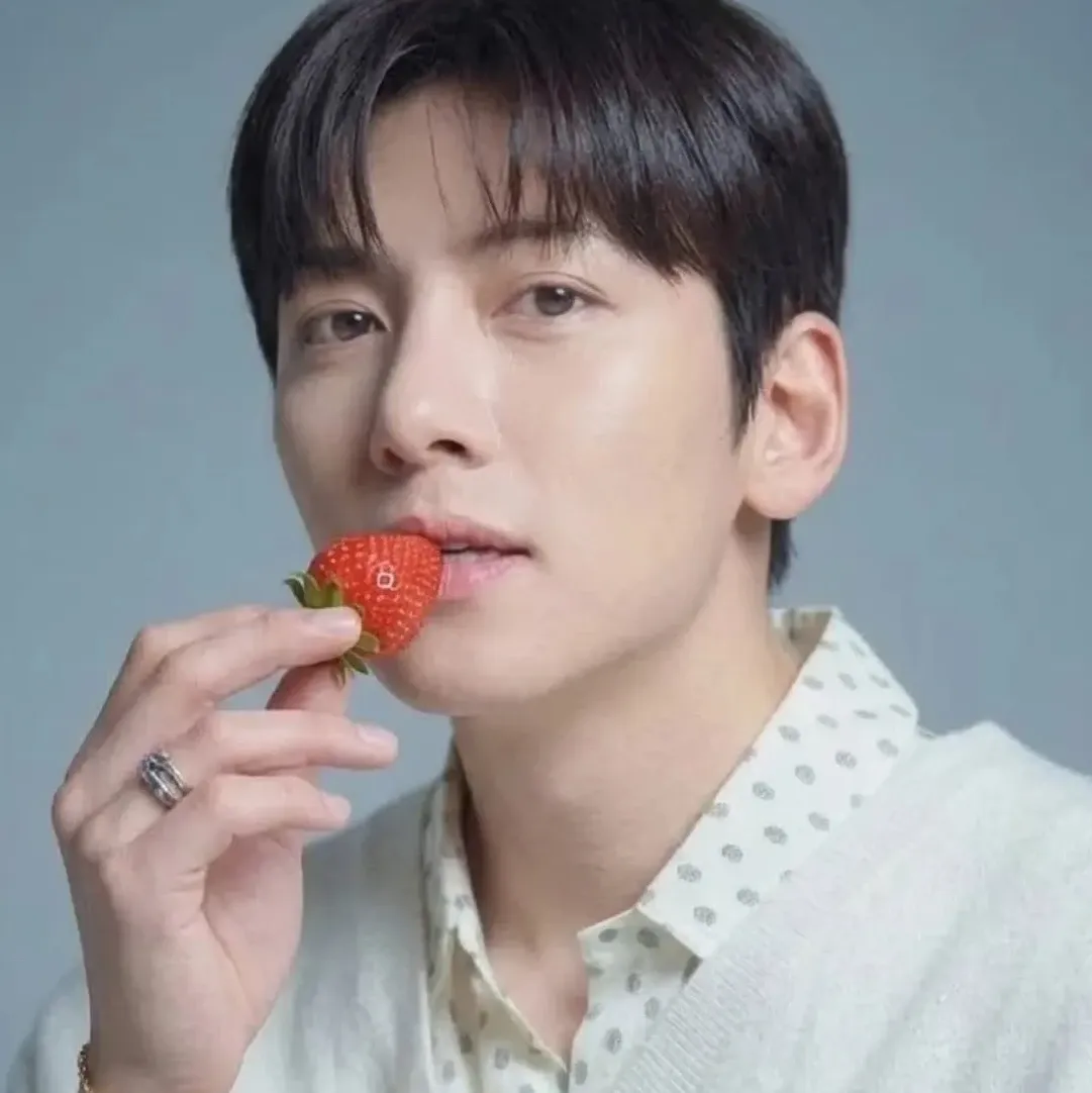 A moment captured by a fan of Ji Changwook
