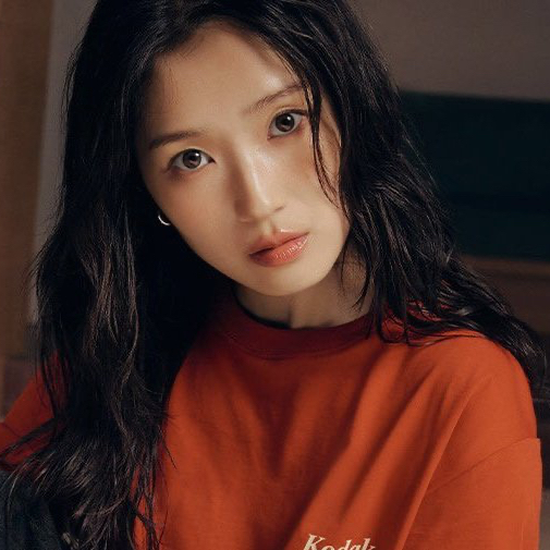 Behind-the-scenes cut of Kim Hyeyoon