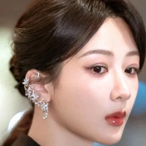 Recent activity shot of Yang Zi