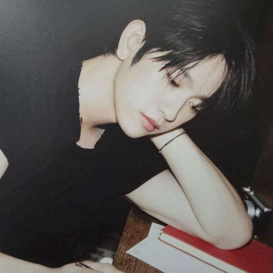 Foto terbaru dari Park Jinyoung