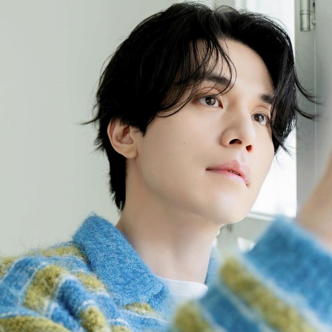 Behind-the-scenes cut of Lee Dongwook