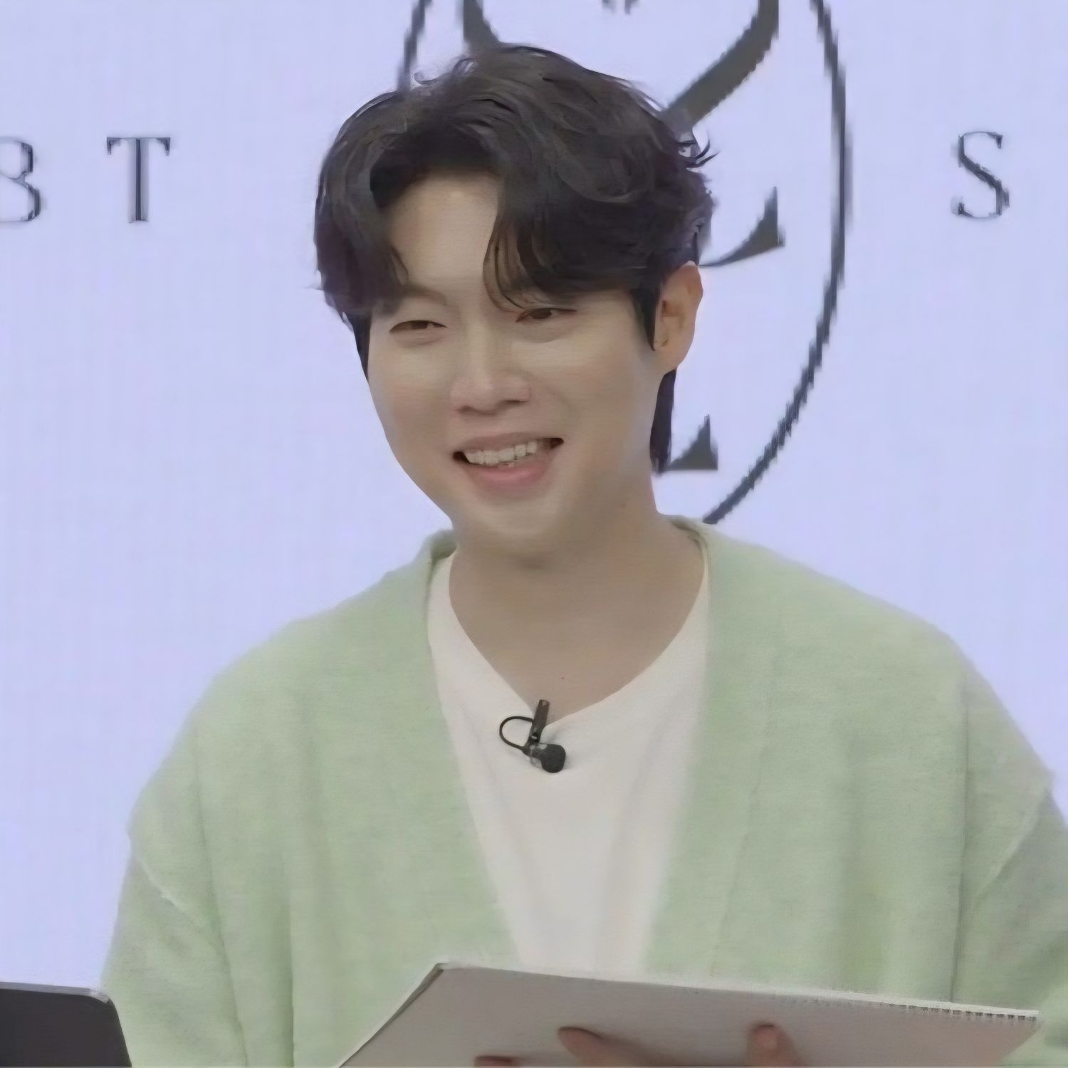 Behind-the-scenes cut of Son Taejin