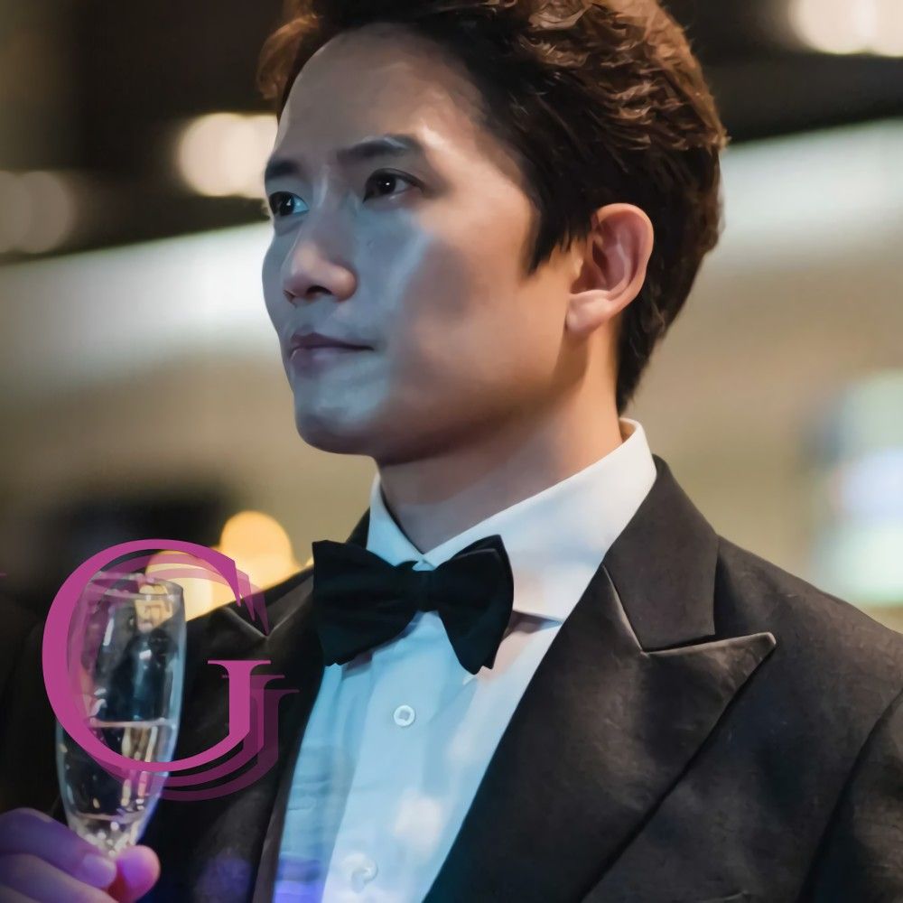 Behind-the-scenes cut of Ji Sung