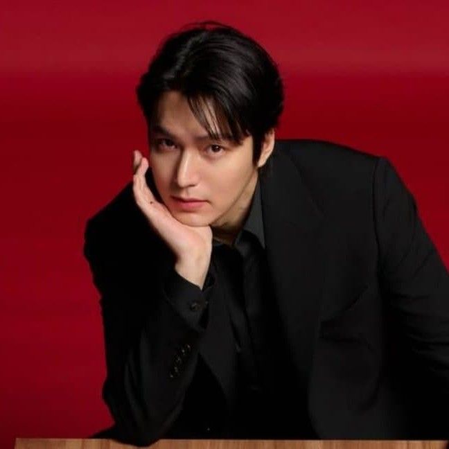 イ・ミンホの最近の活動ショット