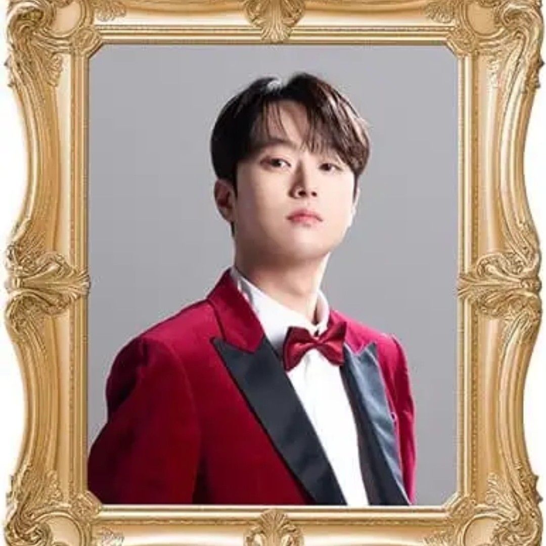 粉丝拍下的李灿元瞬间