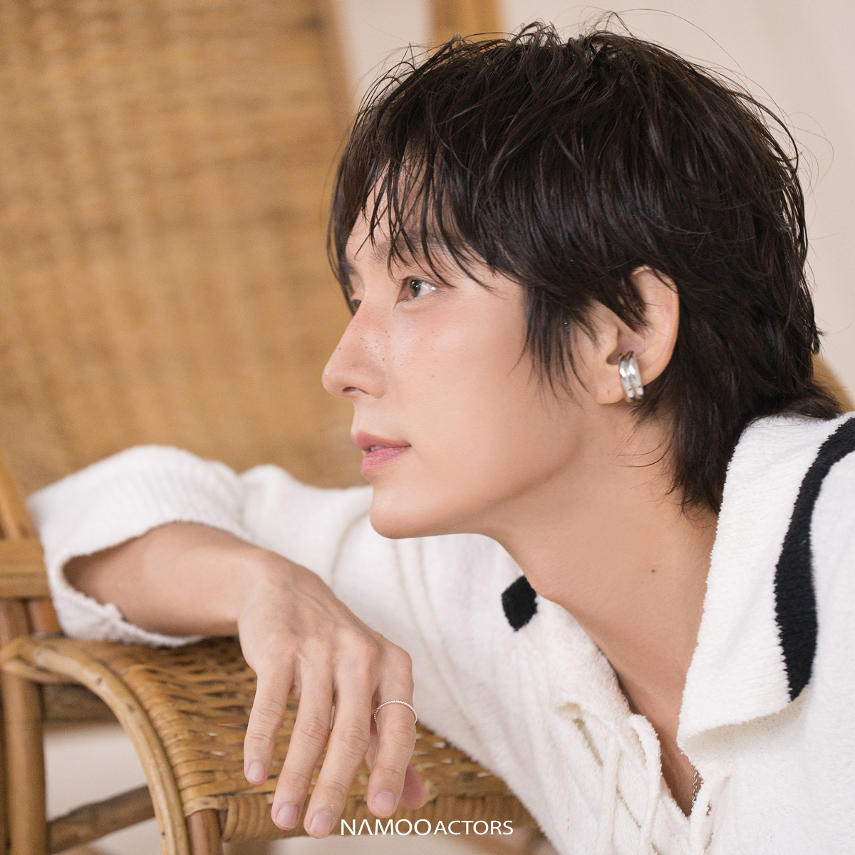 Behind-the-scenes cut of Lee Joongi
