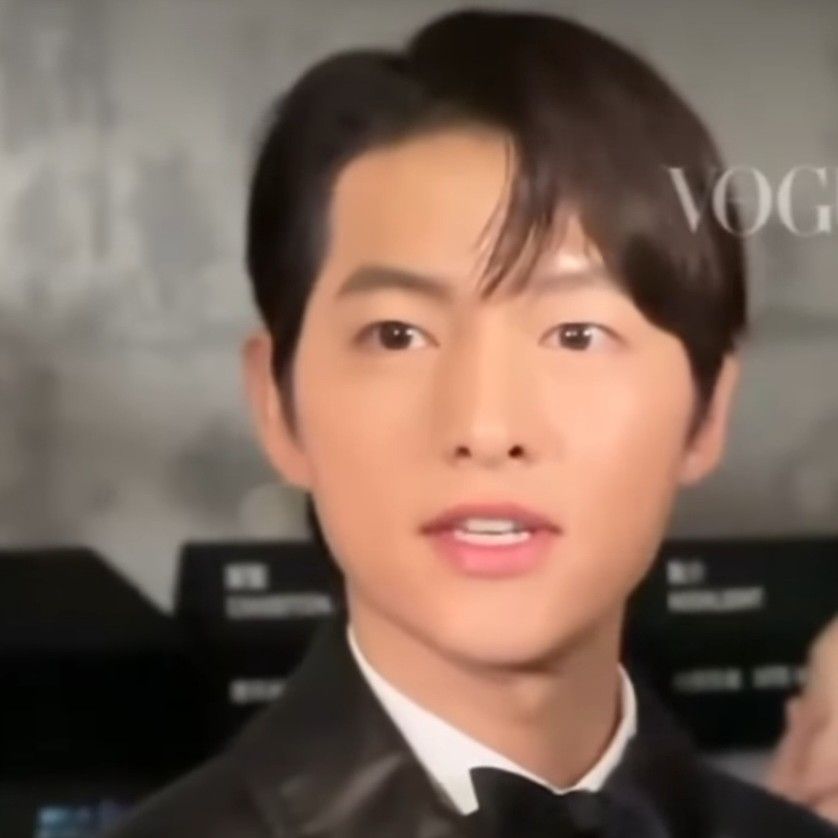 粉絲拍下的宋仲基瞬間