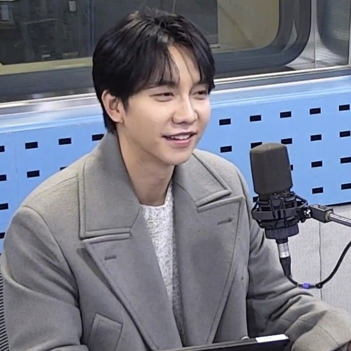 Momen yang diabadikan oleh penggemar Lee Seunggi