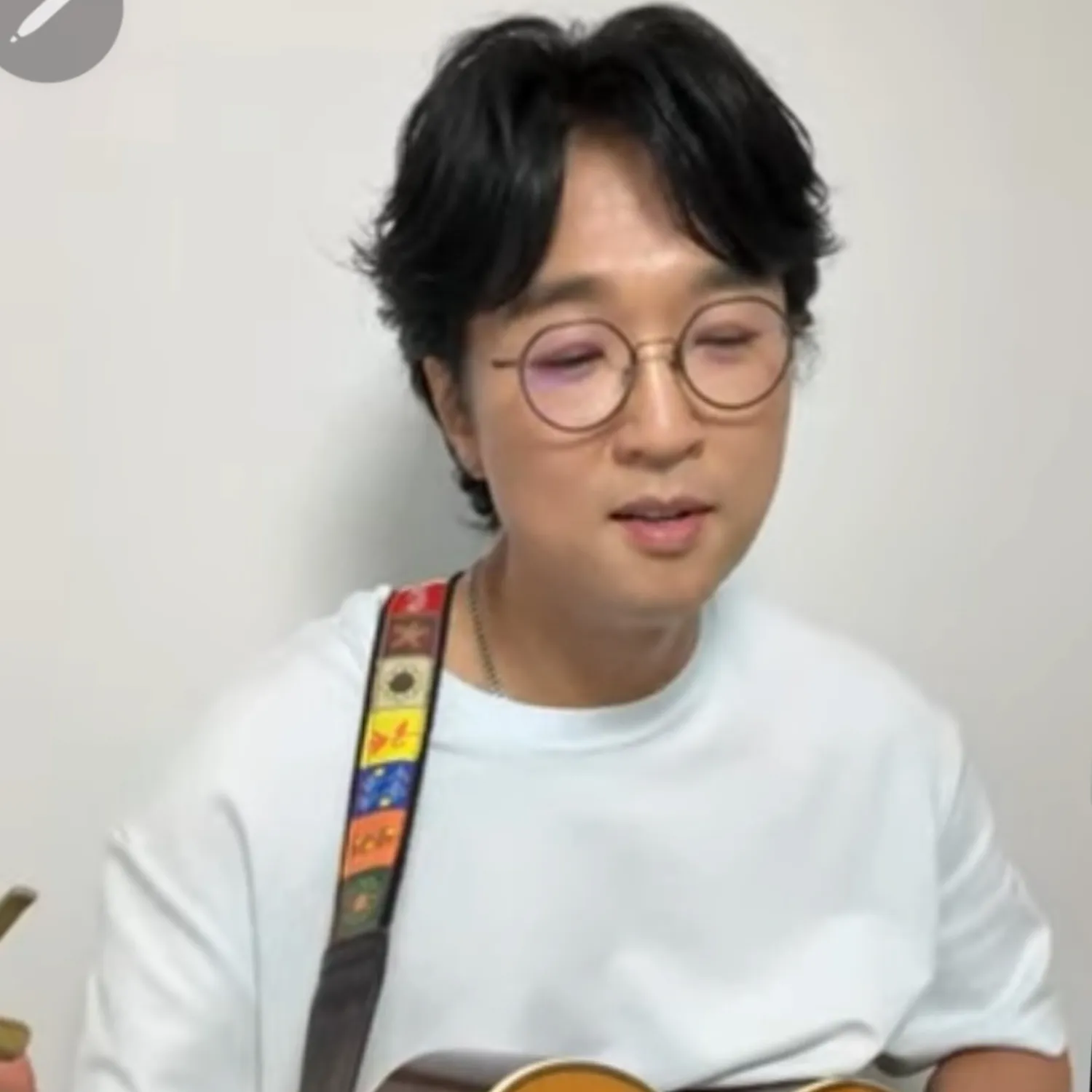 Recent activity shot of Bak Changgeun