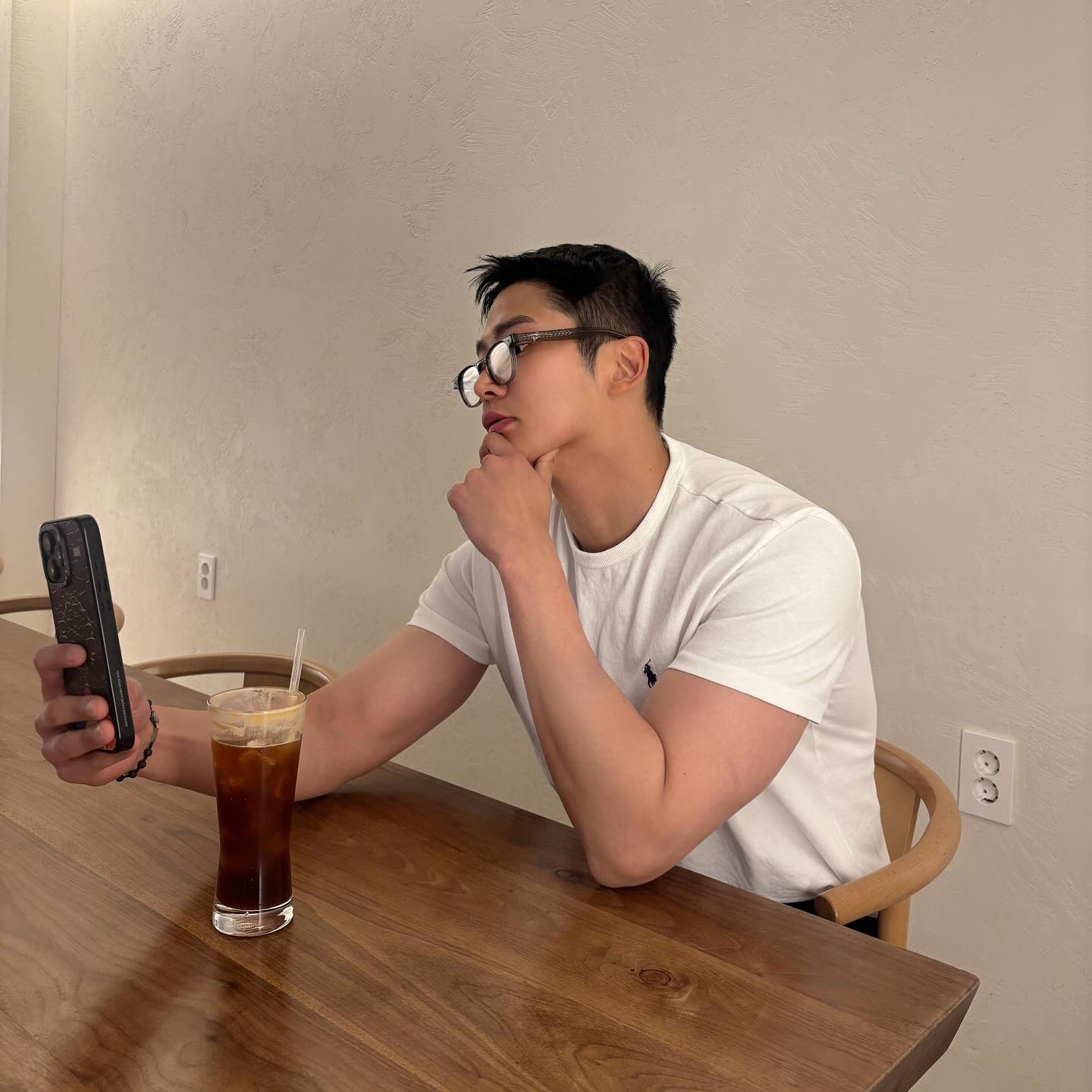 로운의 최신 사진