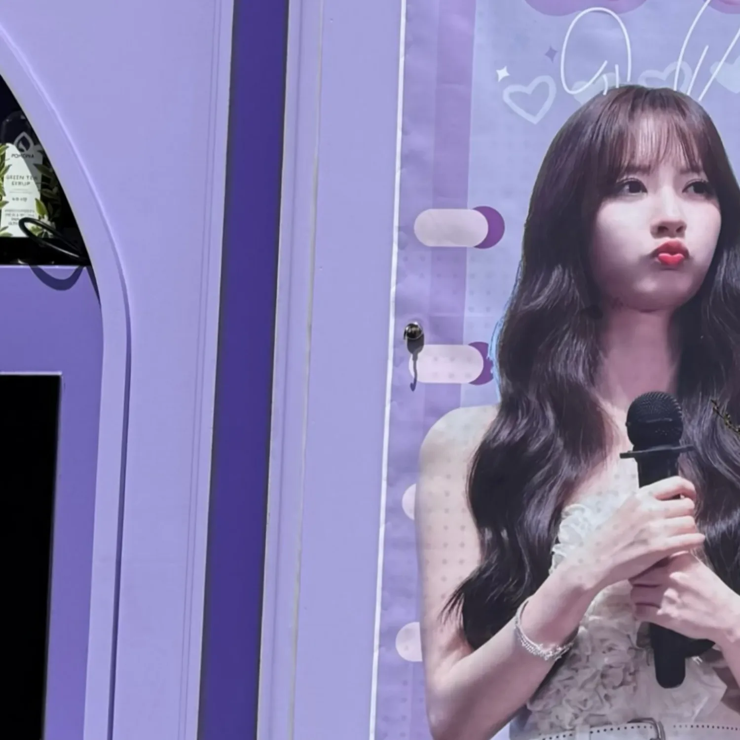 Behind-the-scenes cut of Bona