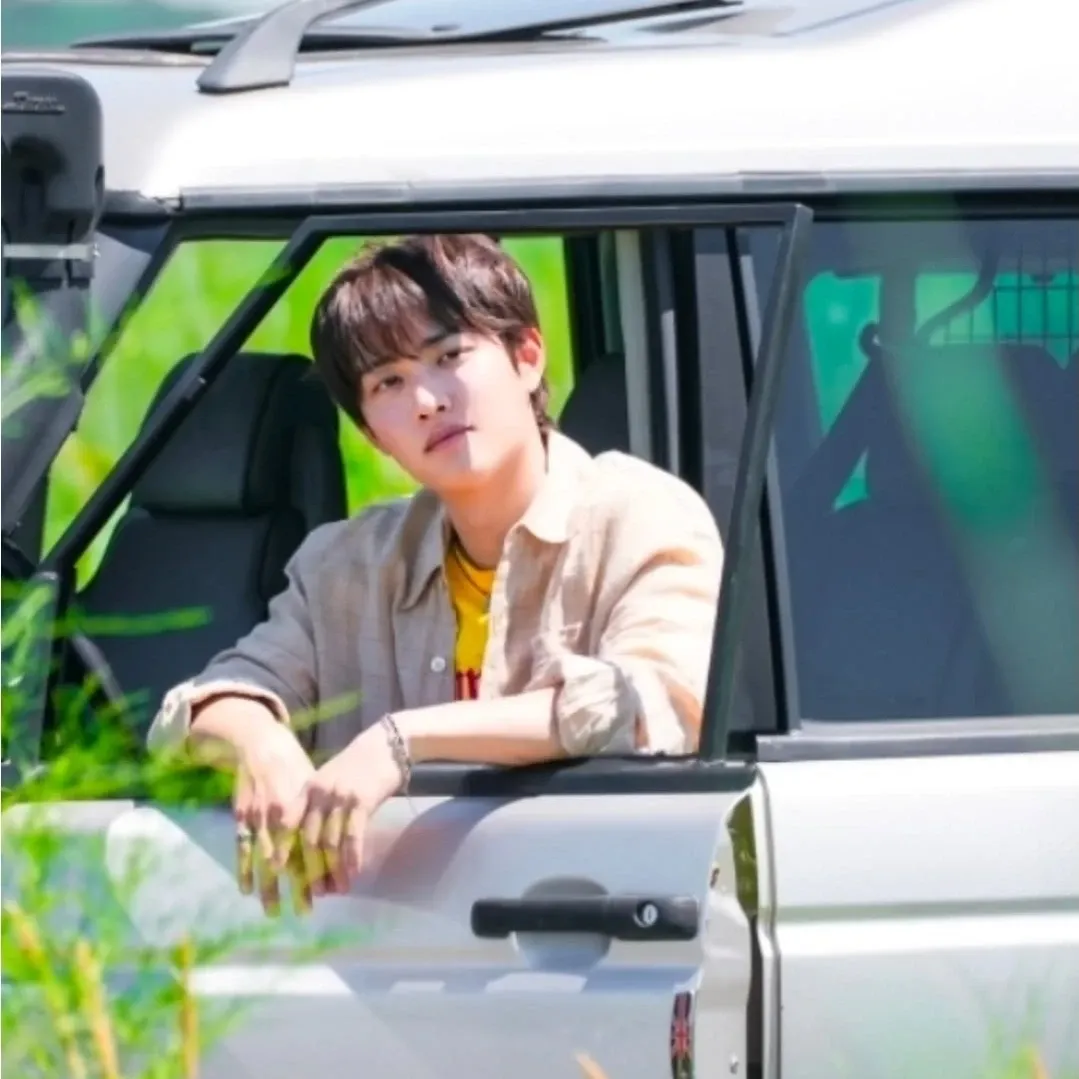 A moment captured by a fan of Doh Kyungsoo (D.O.)