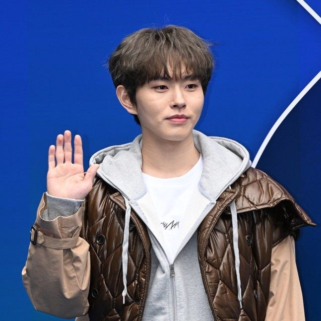 A moment captured by a fan of Lee Byeongchan