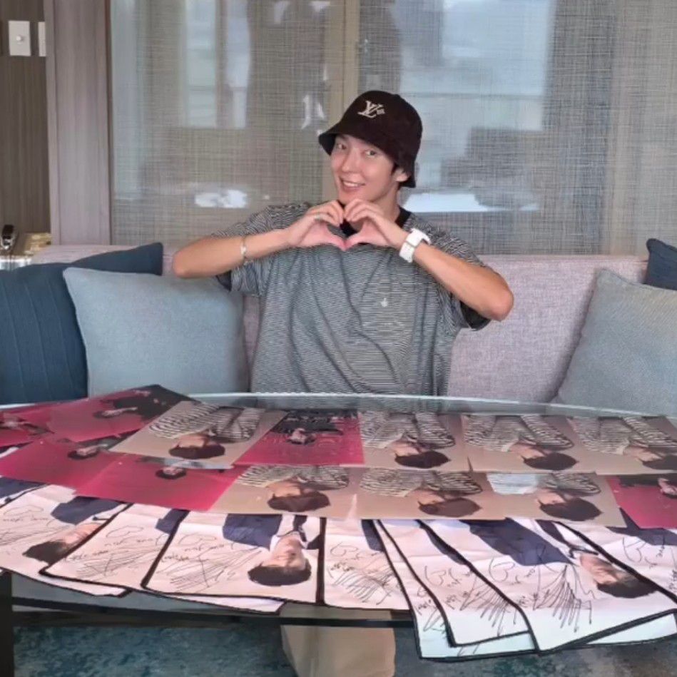 Recent activity shot of Lee Joongi