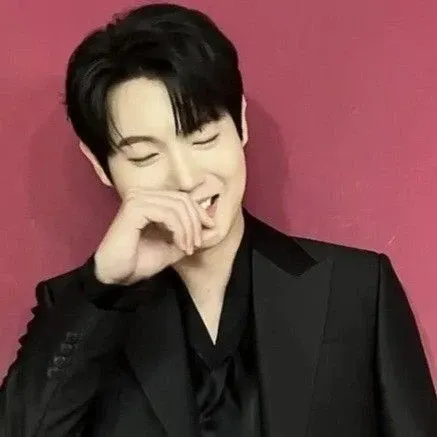 Foto terbaru dari Son Taejin