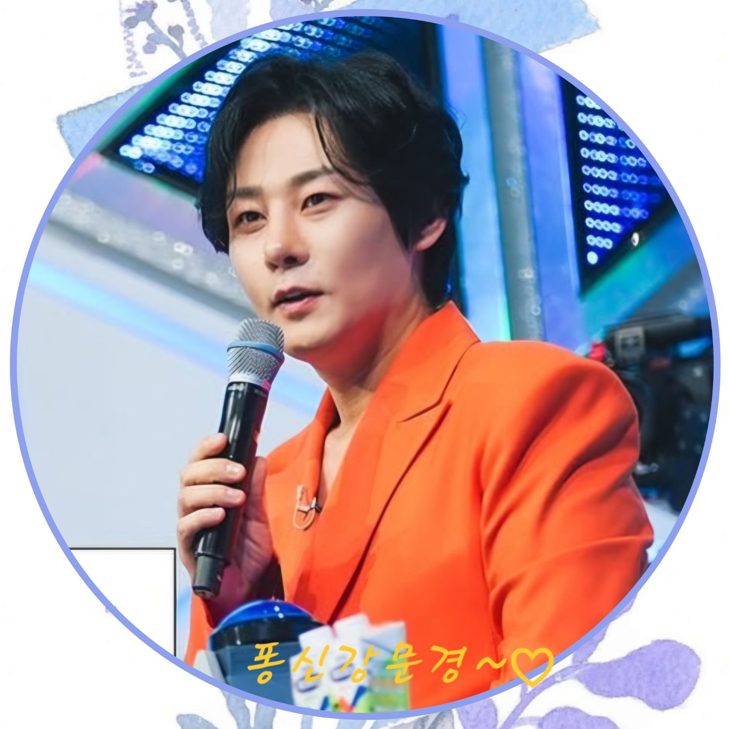 A moment captured by a fan of Kang Moonkyung