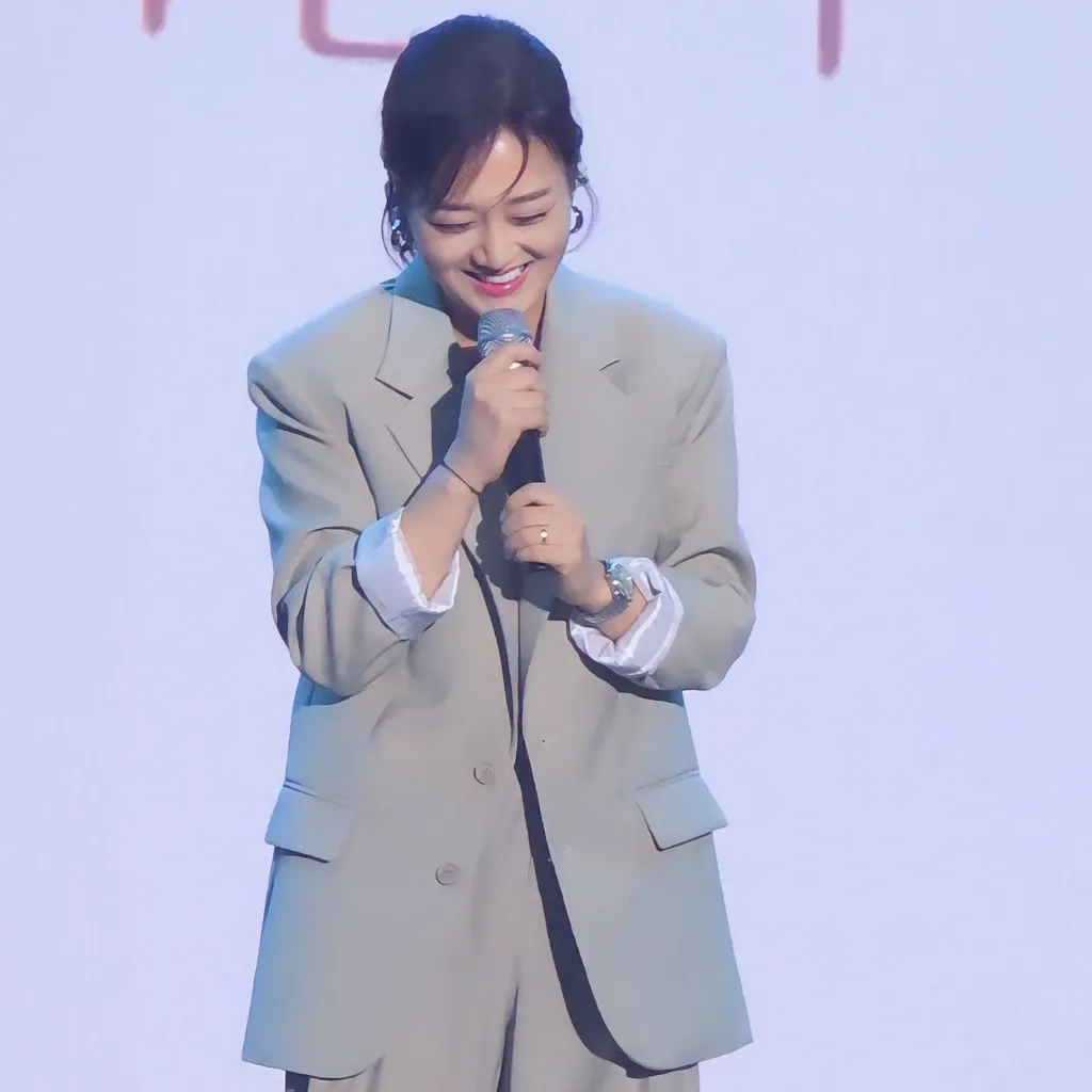 Recent activity shot of Jang Yoonjeong
