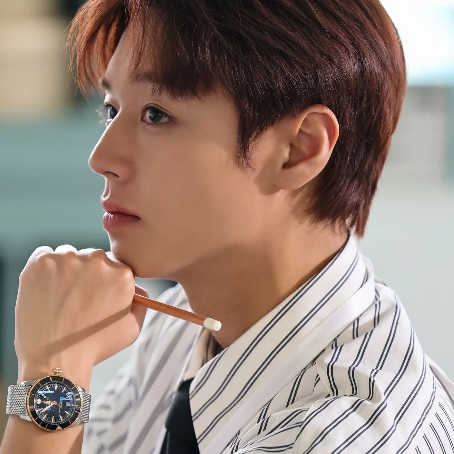 Behind-the-scenes cut of Park Jihoon