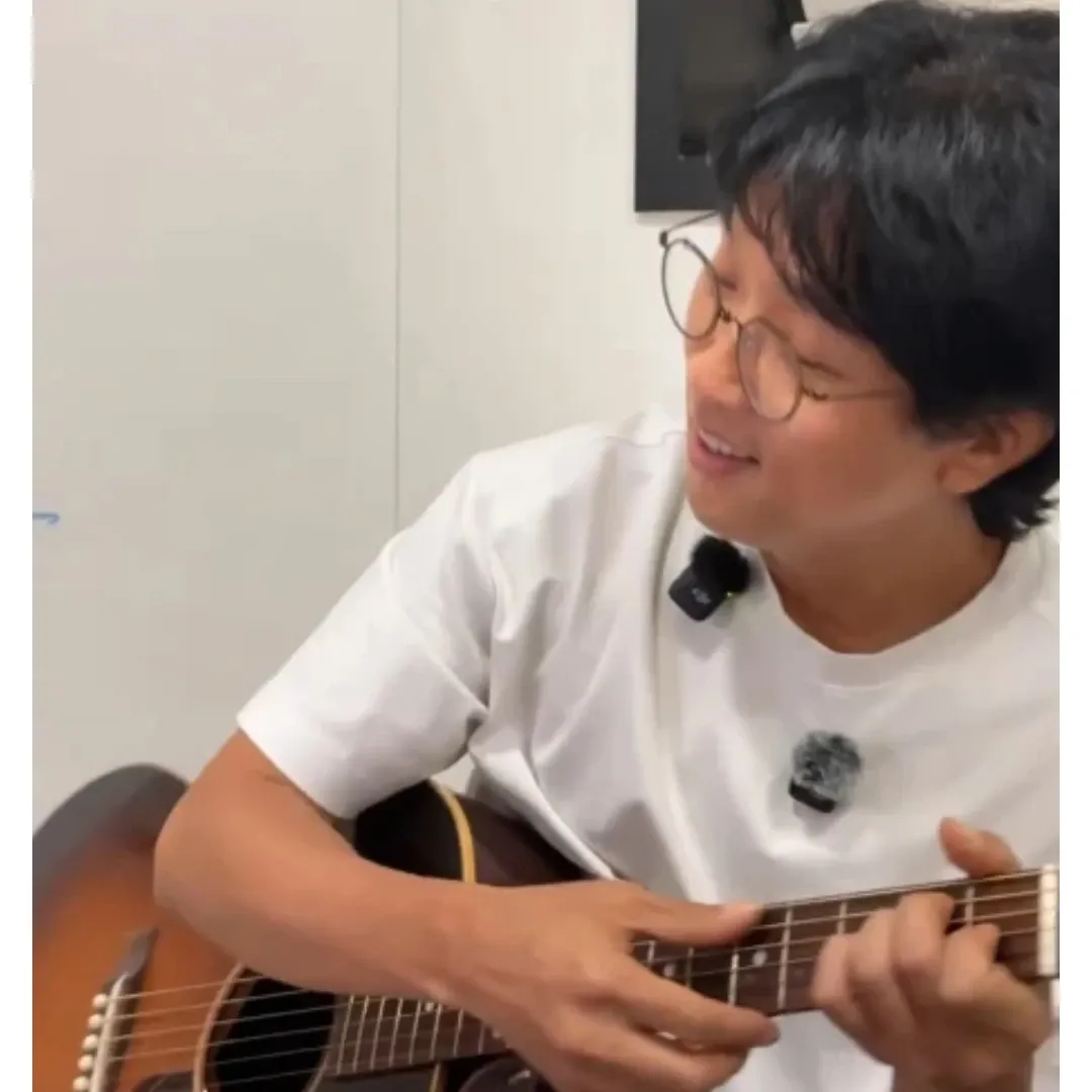 Recent activity shot of Bak Changgeun