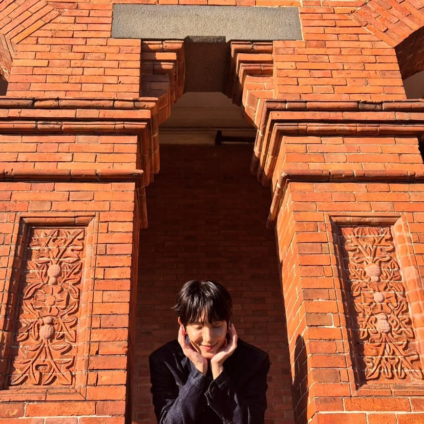 Behind-the-scenes cut of Lee Joongi