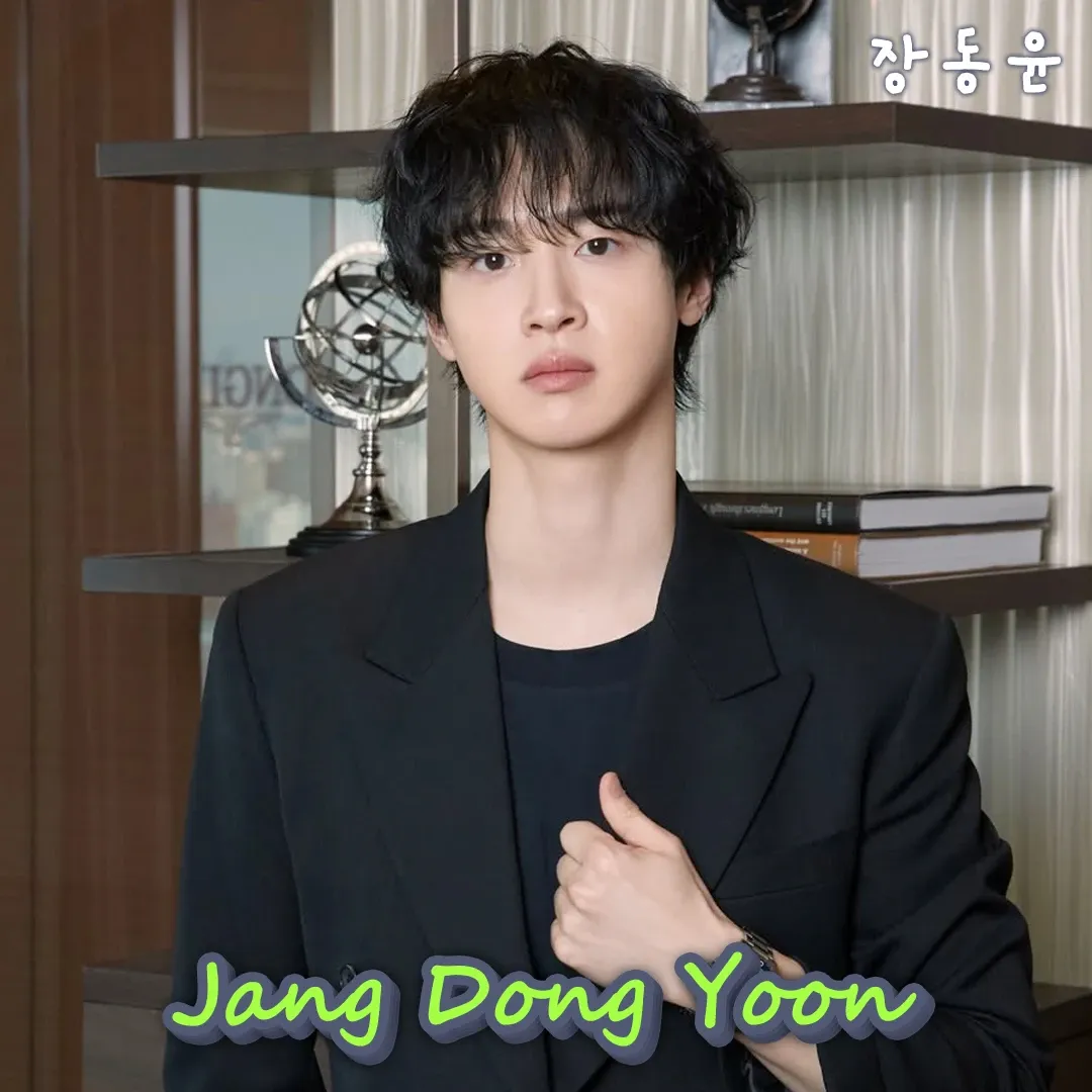 A moment captured by a fan of Jang Dongyoon