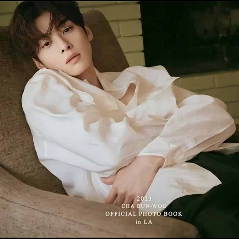 Latest photo of Cha Eunwoo