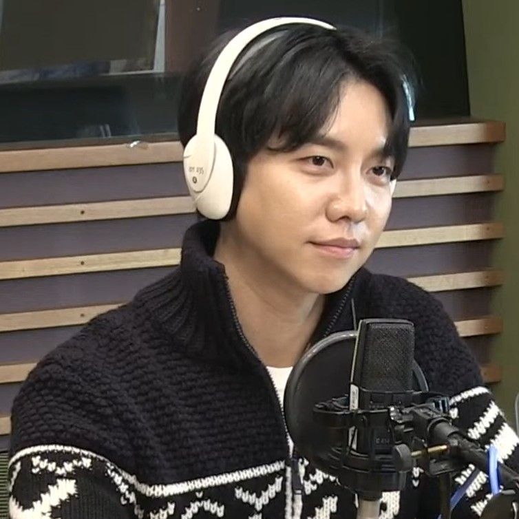 イ・スンギの最近の活動ショット