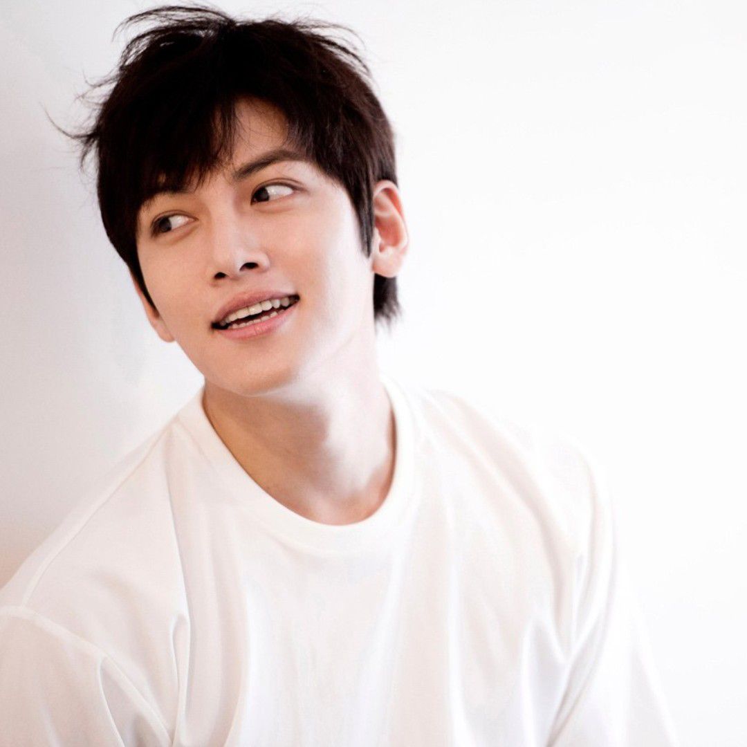 Behind-the-scenes cut of Ji Changwook