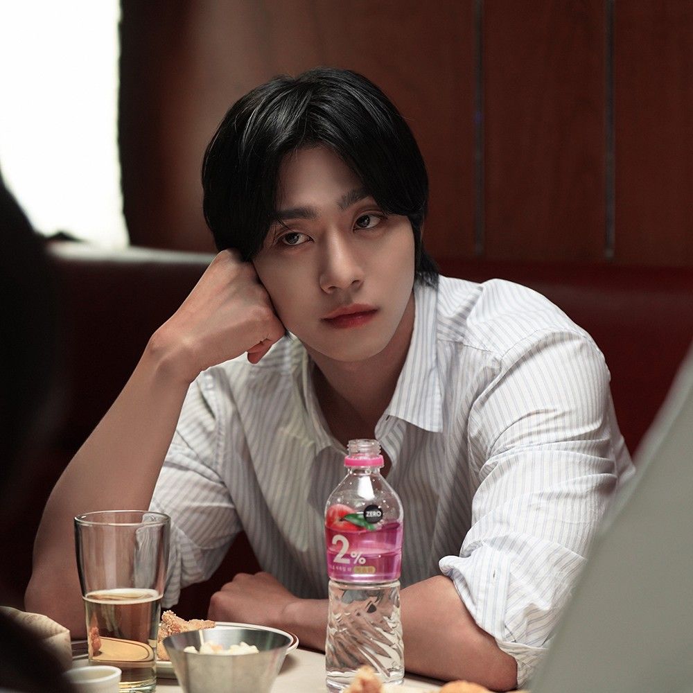 A moment captured by a fan of Ahn Hyoseop