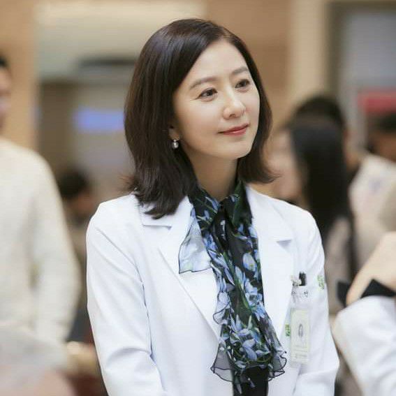 Behind-the-scenes cut of Kim Heeae