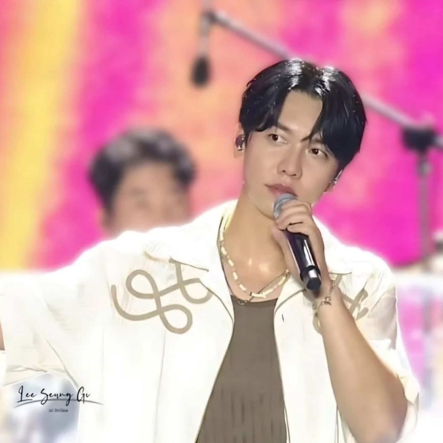 粉丝拍下的李升基瞬间