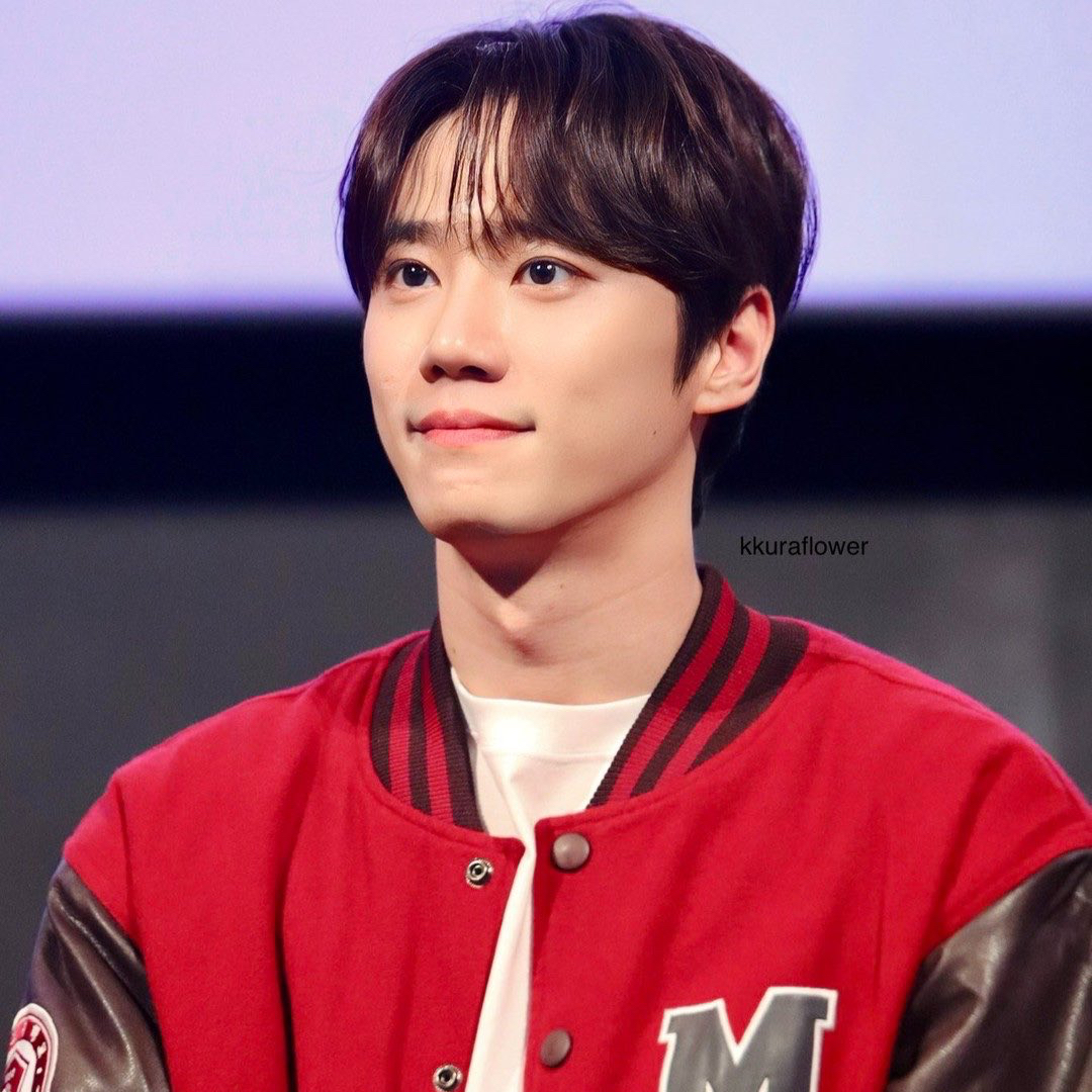 Behind-the-scenes cut of Lee Junyoung