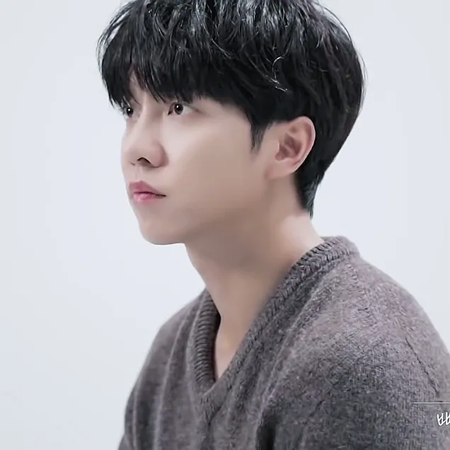 Foto terbaru dari Lee Seunggi
