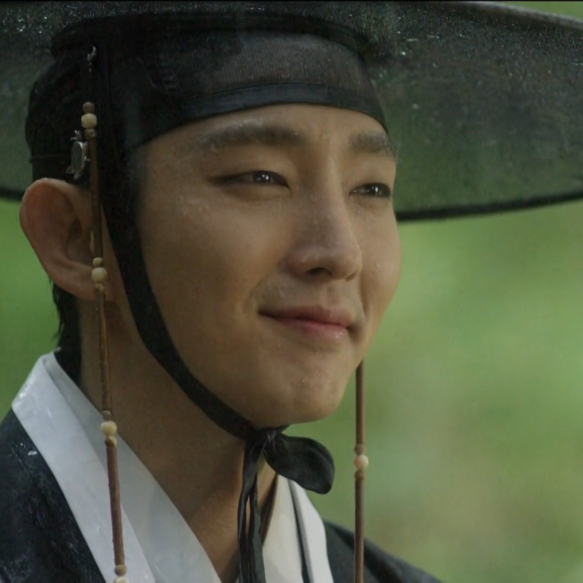 A moment captured by a fan of Lee Joongi