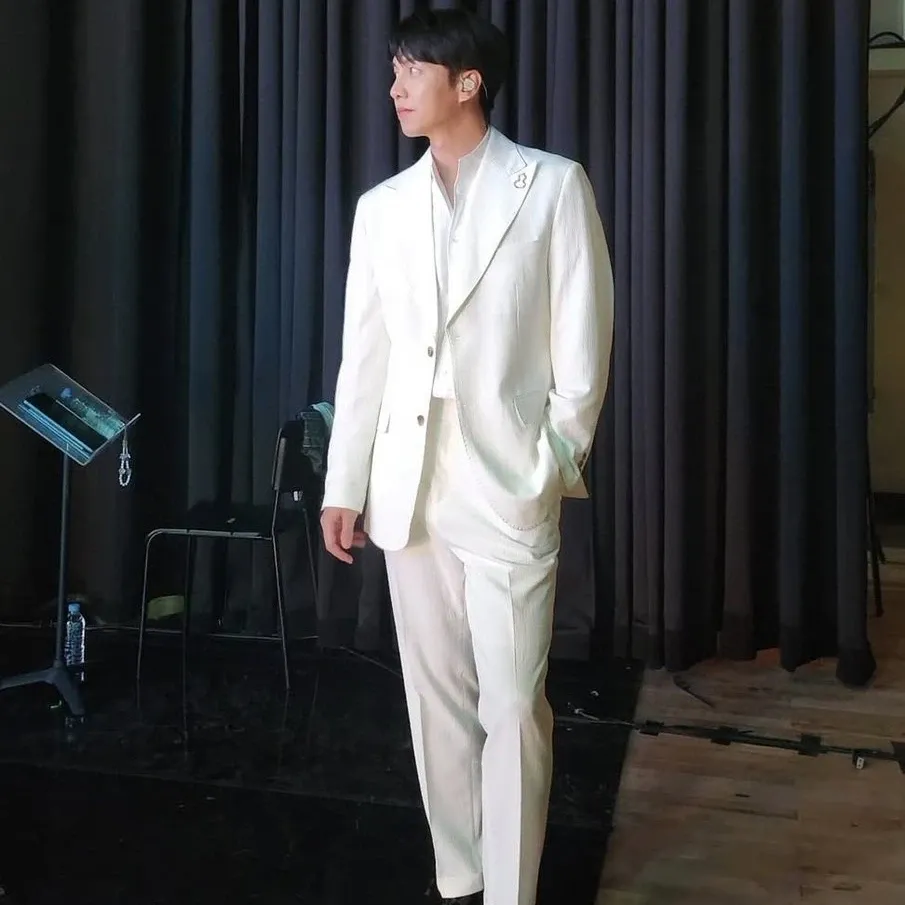 A moment captured by a fan of Lee Seunggi