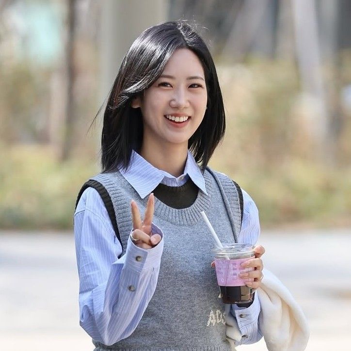 A moment captured by a fan of Kang Hyeyeon