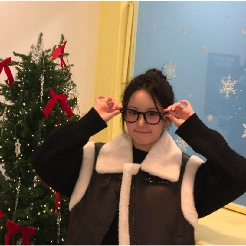 Behind-the-scenes cut of Oh Yujin